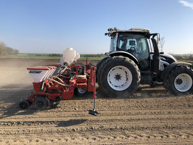 Travaux de labours et semis